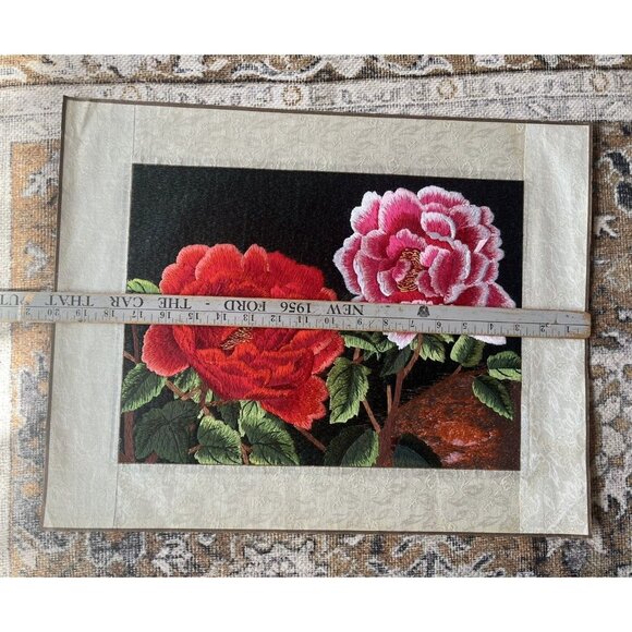 Pink Red Roses Needlework Wall‎ Hanging Bright Flowers Damask Border - Picture 3 of 5